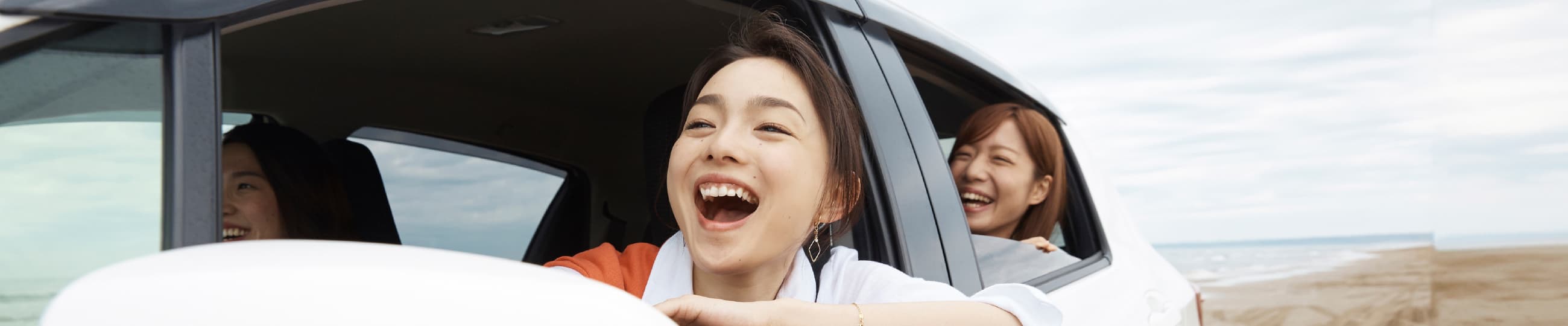 ドライブの女性画像